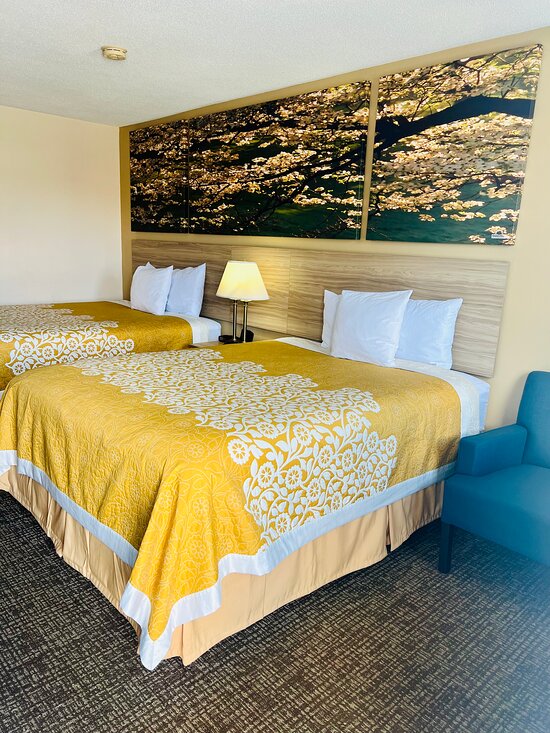 Days Inn by Wyndham Fort Wayne