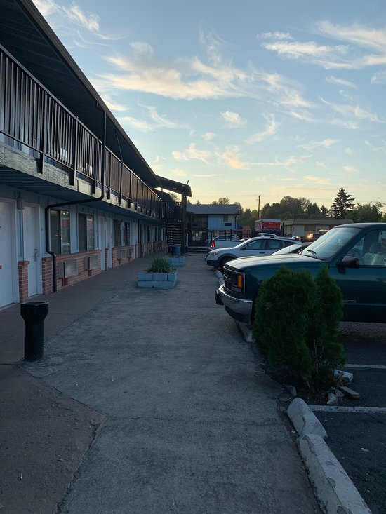 Travelodge by Wyndham Tacoma Near McChord Afb