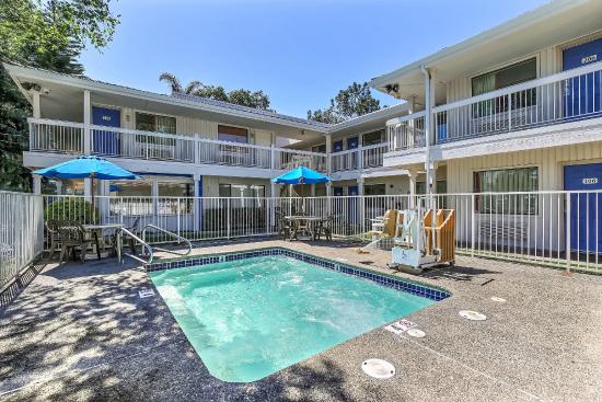 Motel 6 Oakland-Embarcadero