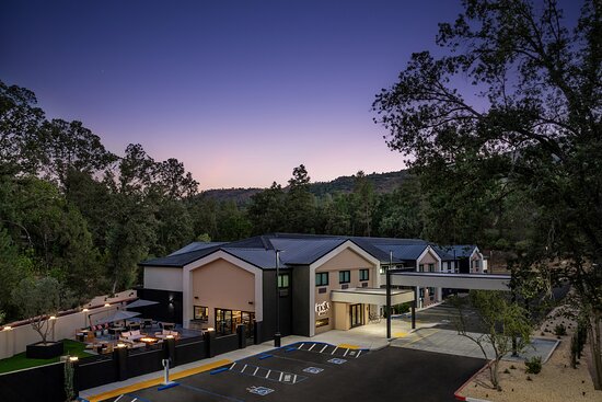 The Inelle, Oakhurst Yosemite, A Tribute Portfolio Hotel