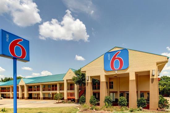 Motel 6 Arlington