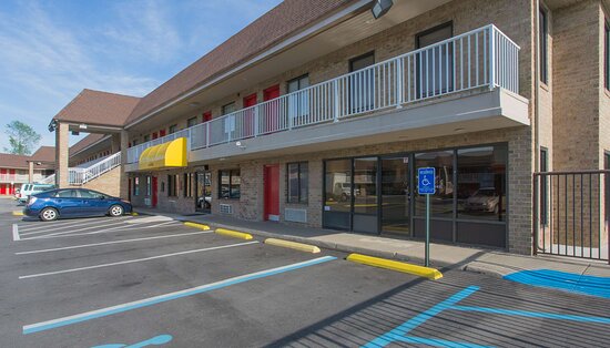 Studios and Suites 4 Less Battlefield Blvd.