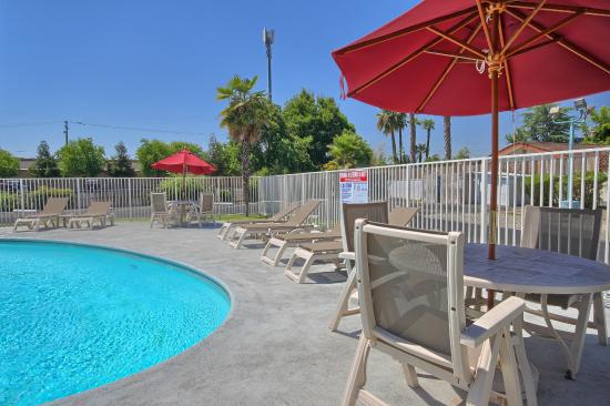 Motel 6 Fresno, CA - Blackstone North