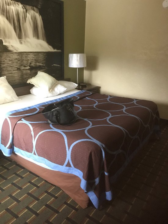 Super 8 by Wyndham Logansport