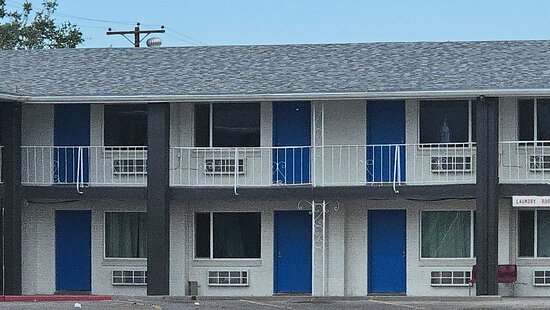 Colonial Motor Inn