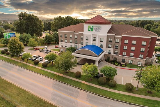 Holiday Inn Express & Suites Springfield-Medical District by IHG
