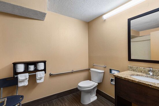 Super 8 by Wyndham Myrtle Beach/Market Common Area