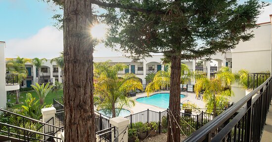 Oxford Suites Pismo Beach