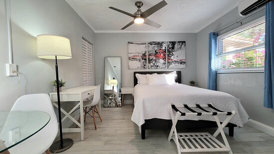 Barefoot Mailman Inn & Suites, Lantana, West Palm Beach, South Florida