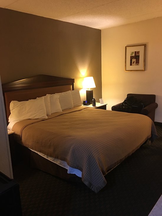 Days Inn by Wyndham Newport News City Center Oyster Point