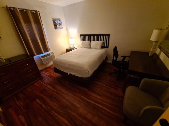 Anchor Pointe Inn