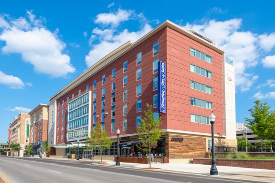 Hampton Inn & Suites Fort Wayne Downtown