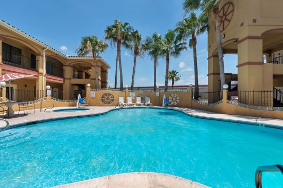 Super 8 by Wyndham Weslaco