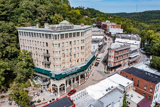1905 Basin Park Hotel