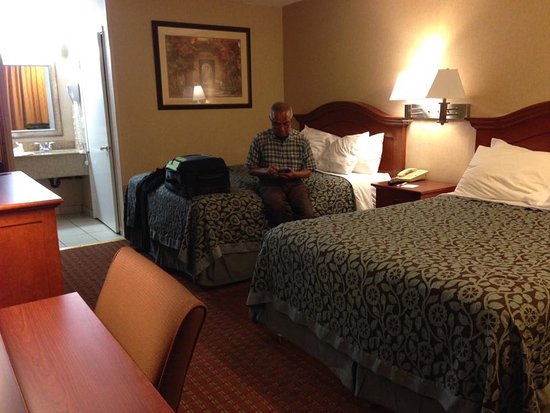 Days Inn by Wyndham Alhambra CA