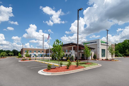 Holiday Inn Express & Suites Wilson I-95 by IHG