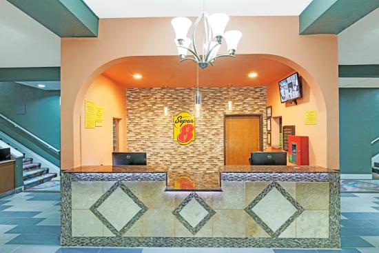 Super 8 by Wyndham Kansas City