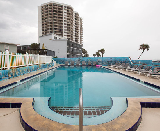 Shoreline All Suites Inn & Cabana Colony Cottages
