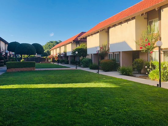 Ramada by Wyndham Fresno North