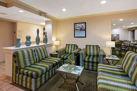 La Quinta Inn & Suites by Wyndham Sunrise Sawgrass Mills