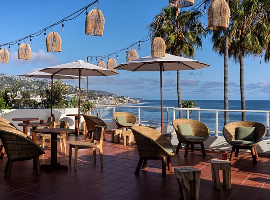 Casa Loma Beach Hotel
