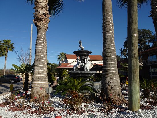 Savannah Inn and Suites