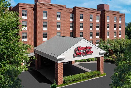 Hampton Inn & Suites Charlottesville-At The University