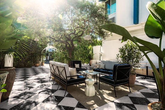Short Stories Hotels