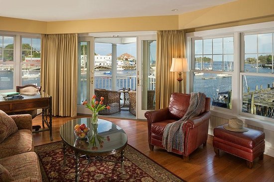 Grand Harbor Inn