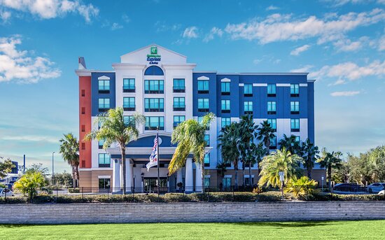 Holiday Inn Express & Suites Orlando - International Drive by IHG