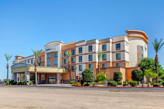 Comfort Suites Glendale - State Farm Stadium Area