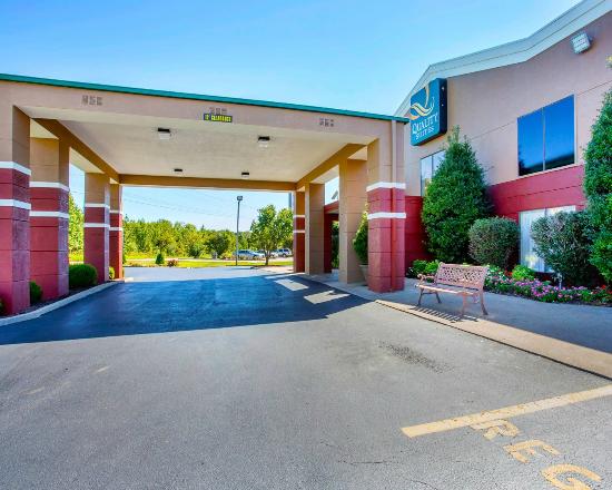 Quality Suites Paducah I-24