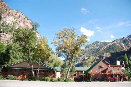River's Edge Motel Lodge and Resort