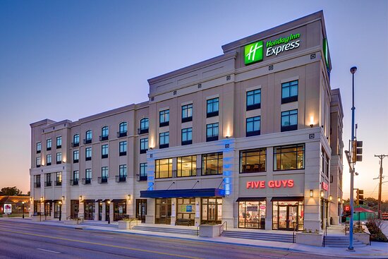 Holiday Inn Express & Suites Kansas City Ku Medical Center by IHG