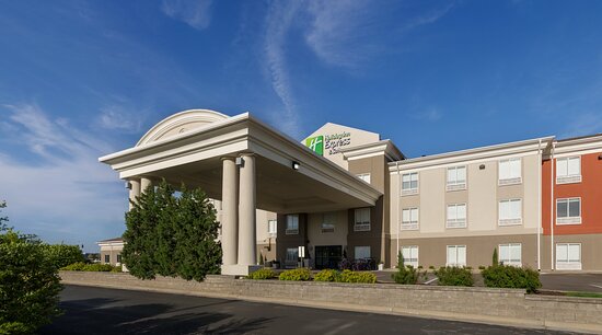 Holiday Inn Express & Suites Lawrence By IHG