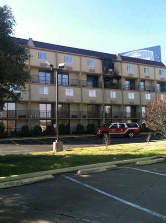 Howard Johnson by Wyndham Arlington Ballpark