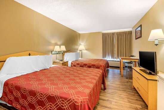 Econo Lodge Near Peterson Air Force Base