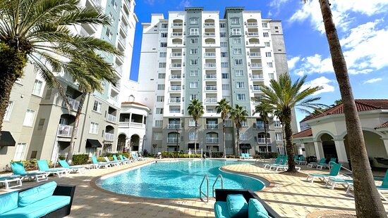 The Point Hotel & Suites