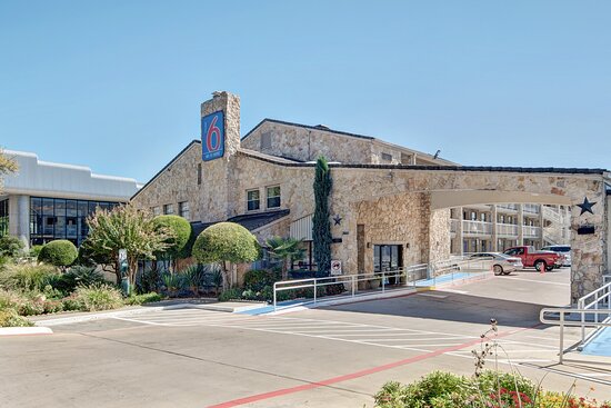 Motel 6 Dallas - Forest Lane