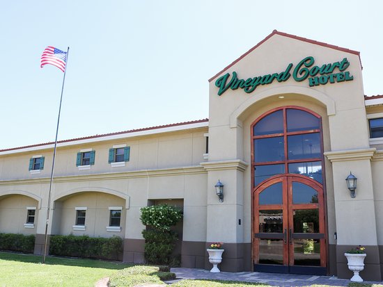Vineyard Court Designer Suites