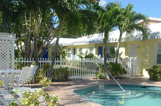 Bahama Beach Club Apartments