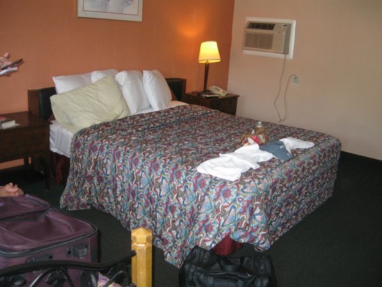 Economy Motel Inn & Suites