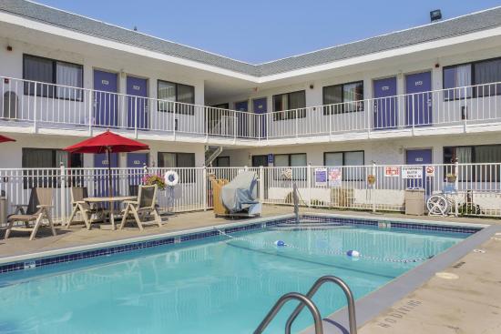 Motel 6 Medford, OR
