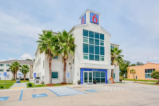 Motel 6 Biloxi, MS - Beach