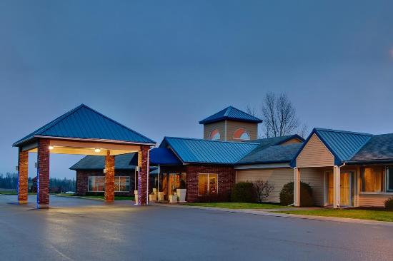 Days Inn & Suites by Wyndham Moncton