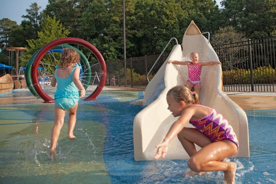 Williamsburg Woodlands Hotel & Suites, an official Colonial Williamsburg Hotel