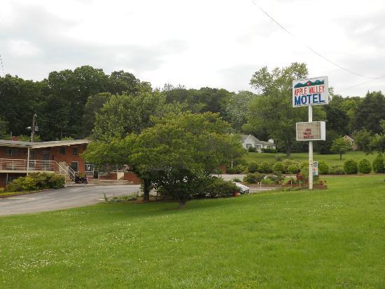 Apple Valley Motel