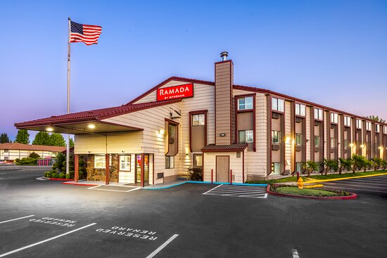 Ramada By Wyndham Medford Airport North