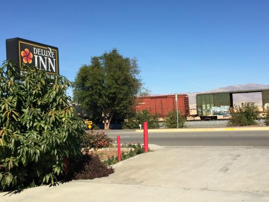 Deluxe Inn