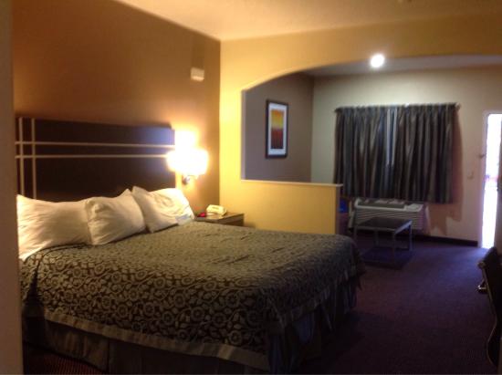Days Inn & Suites By Wyndham Houston North/spring